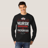 Advanced Practice Nurse In Progress Nursing School T-Shirt (Vorne ganz)