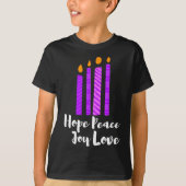 Advent Evergreen Wreath Candles Hope Peace Joy Lov T-Shirt (Vorderseite)