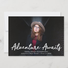 Adventure Awaits Black Foto Abschluss Ankündigung