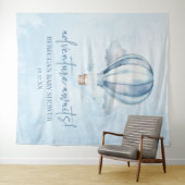 Adventure Awaits! Blue Hot Air Balloon Baby Shower Wandteppich (Beispiel (Horizontal))