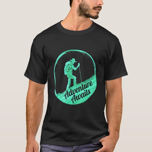 Adventure Awaits Dad Camping and Hiking T-Shirt (Vorderseite)