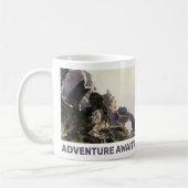 Adventure Awaits. Fantasy landscape Kaffeetasse (Links)