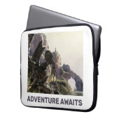 Adventure Awaits. Fantasy landscape Laptopschutzhülle (Vorderseite Links)