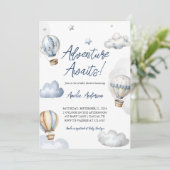 Adventure Awaits Hot Air Blue Balloon Baby Dusche Einladung (Stehend Vorderseite)