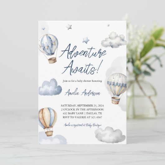 Adventure Awaits Hot Air Blue Balloon Baby Dusche Einladung (Stehend Vorderseite)