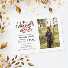 "Adventure Awaits" Outdoorsy Abschluss Foto Einladung