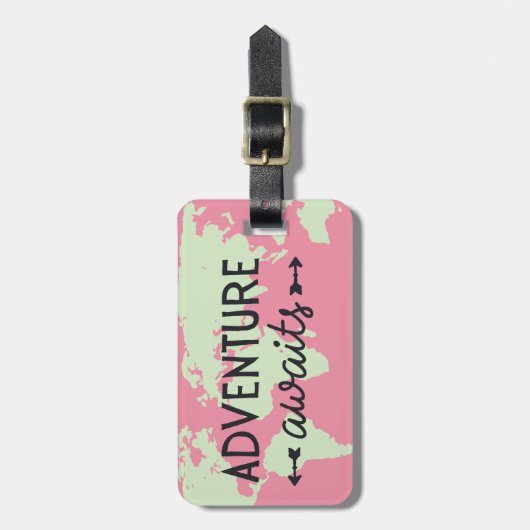 Adventure Awaits Pink World Map Gepäckanhänger (Vorderseite vertikal)