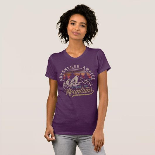 Adventure Awaits T - Shirt (Vorne ganz)