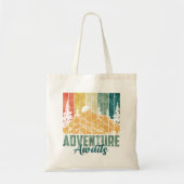 "Adventure Awaits" Tote Bag Tragetasche (Vorne)