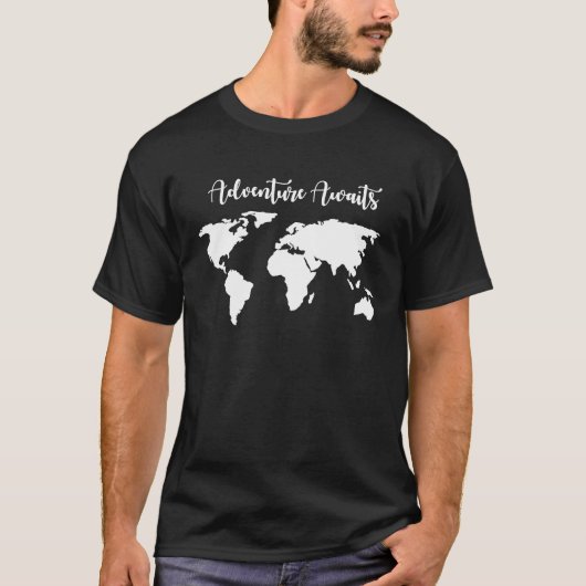 Adventure Awaits Travel Map Hiking T-Shirt (Vorderseite)