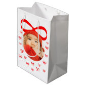 Adventure Baby First Christmas Foto mit Red Bows Mittlere Geschenktüte (Rückseite Schrägansicht)