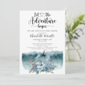 Adventure Begins Dusty Blue Pumpkin Baby Shower Einladung (Stehend Vorderseite)