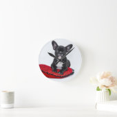 Adventure Black and White Bulldog Puppy Foto Runde Wanduhr (Zuhause)