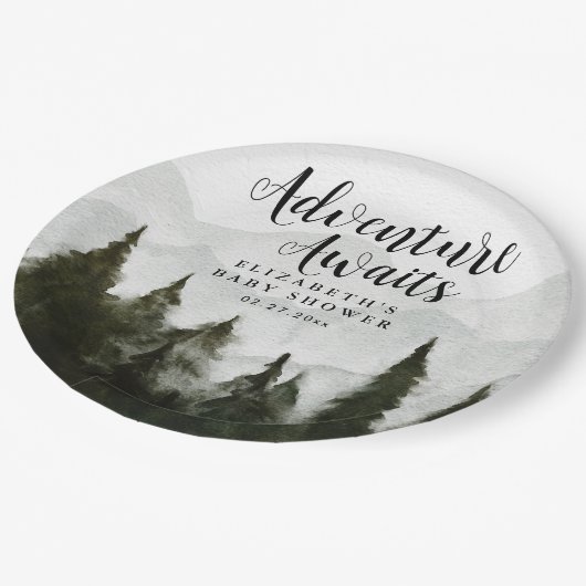 Adventure erwartet Misty Mountains Baby Shower Pappteller (Schrägansicht)