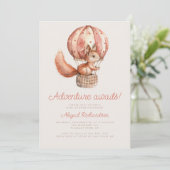 Adventure erwartet Niedliche Squirrel Balloon Baby Einladung (Stehend Vorderseite)