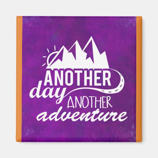 Adventure Quote - Berge im Lila Hintergrund Magnet (Vorne)
