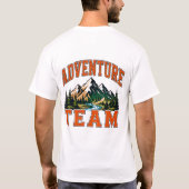 🏔️ Adventure-Team-Mitarbeiter-Typografie 👕 T-Shirt (Rückseite)