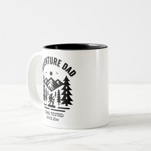 Adventure Vater Custom Wanderszene - getestet Zweifarbige Tasse (Vorderseite Links)