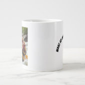 Adventurous Kapuzineraffen Whitewater Rafting Jumbo-Tasse (Vorderseite)
