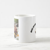 Adventurous Kapuzineraffen Whitewater Rafting Kaffeetasse (Mittel)