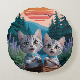 “Adventurous Kittens at Sunset – Cute Cat  Rundes Kissen