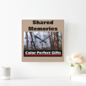 Advertisement Shared Memories Birch Tree Quadratische Wanduhr (Zuhause)