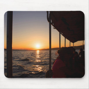 Aegean Lifestyle auf dem Schiff bei Sonnenuntergan Mousepad