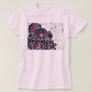 Aeonium-Blüte auf trockenen Felsen T-Shirt