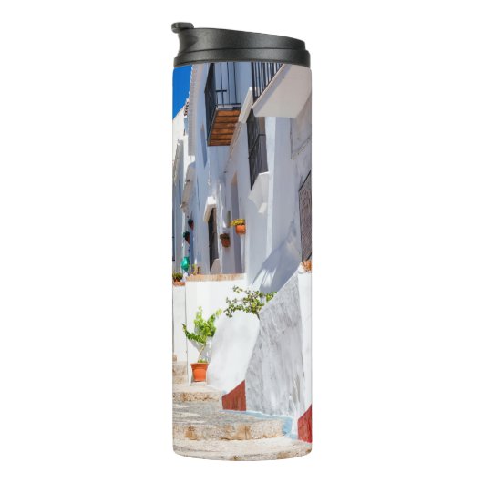 Aerial view of white city Frigiliana in sunny day Thermosbecher (Nach rechts gedreht)