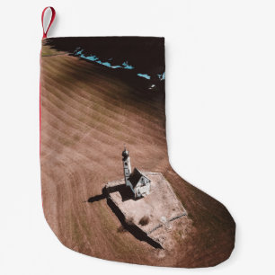 AERIALES FOTO WEISSEN GEBÄUDE WÄHREND DES TAGES KLEINER WEIHNACHTSSTRUMPF