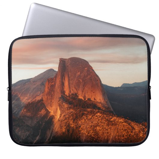 AERIALFOTOGRAFIE DES BERGES LAPTOPSCHUTZHÜLLE (Vorderseite)