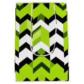 Aesthetic Vibrant Wasabi Chevron Modern Texture Mittlere Geschenktüte (Rückseite)