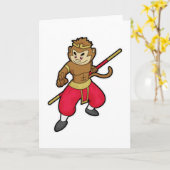 Affe als Krieger mit Stab und Stirnband Karte (Gelbe Blume)