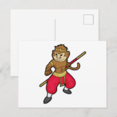 Affe als Krieger mit Stab und Stirnband Postkarte (Vorne/Hinten)