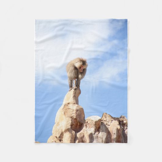 Affe Baboon auf einem Berg Fleecedecke (Vorderseite)
