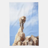 Affe Baboon auf einem Berg Geschirrtuch (Vertikal)