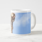 Affe Baboon auf einem Berg Jumbo-Tasse (Vorderseite Rechts)