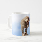 Affe Baboon auf einem Berg Kaffeetasse (Vorderseite Links)