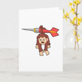 Affe beim Dartspiel mit Dart Karte (Gelbe Blume)