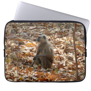 Affe in der trockenen Jahreszeit Laptopschutzhülle