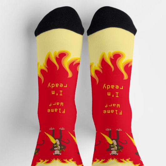 Affe mit einem Flammenwerfer-Internet-Flammenkrieg Socken (Oben)
