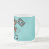 Affe-Pirat mit Flaggen-T-Shirts und Geschenken Mattglastasse (VorderseiteRechts)