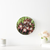 AFFE STELLTE BLUMEN GEGENÜBER. - Wunder der Natur Runde Wanduhr (Zuhause)