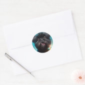 Affenpinscher feiert Geburtstagskuchen Runder Aufkleber (Umschlag)