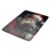 Affenpinscher mit dem Weihnachtsmann Weihnachten Badematte (Schrägansicht)