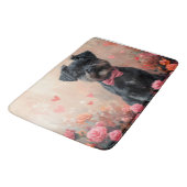 Affenpinscher mit Rose - Valentinstag Badematte (Schrägansicht)