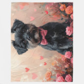 Affenpinscher mit Rose - Valentinstag Fleecedecke (Vorderseite)