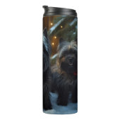 Affenpinscher Snowy Sleigh Ride Weihnachtsdekor Thermosbecher (Nach rechts gedreht)
