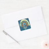AFFIRMATIONSQUOTE RETRO BOHO RAINBOW QUADRATISCHER AUFKLEBER (Umschlag)