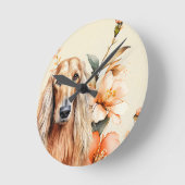 Afghan Hound Dog and Peach Lilies Runde Wanduhr (Winkel)